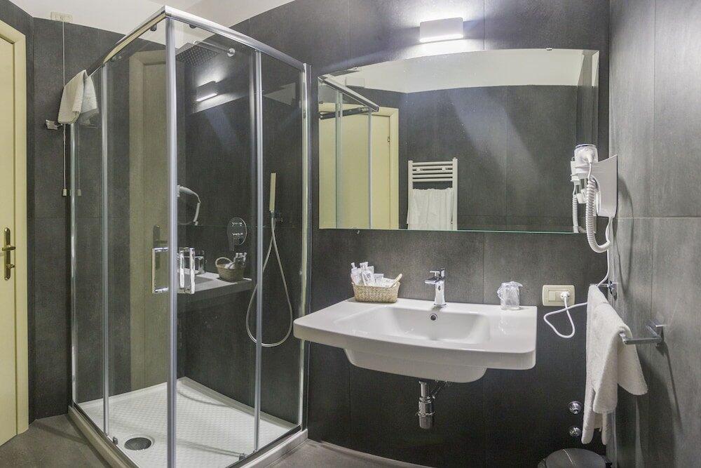 Foto del baño de Hotel Repubblica Marinara