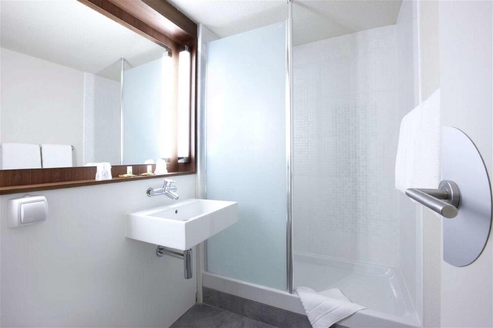Bathroom – Hotel Campanile Paris Est - Pantin
