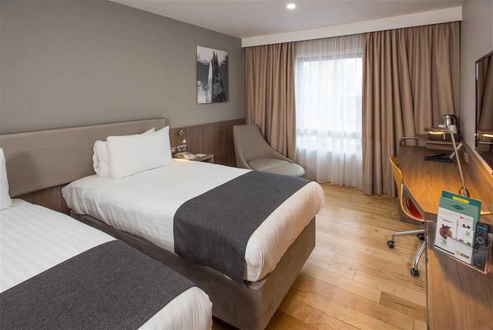 Foto de una habitación de Holiday Inn London West, an IHG Hotel