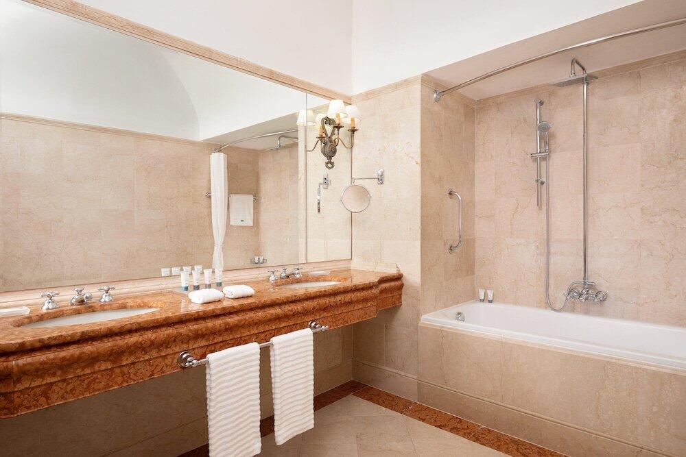 Foto del baño de Hotel The Westin Excelsior, Florence