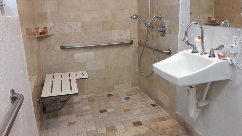 Foto del baño de Ocean Five Hotel