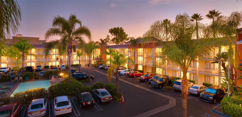Foto de las zonas nobles de Hotel Cortona Inn and Suites Anaheim Resort