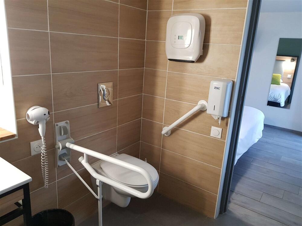 Foto del baño de Hotel Campanile Saumur