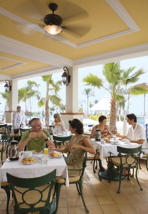 Foto de restauración de Hotel Riu Palace Tres Islas