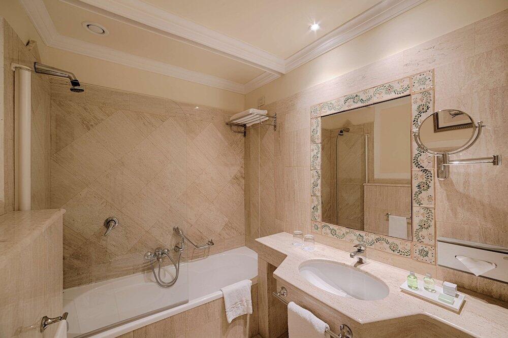 Foto del baño de NH Caltagirone Villa San Mauro