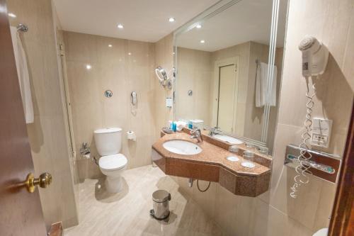 Foto del baño de Complejo Sunrise Holidays Resort -Adults Only