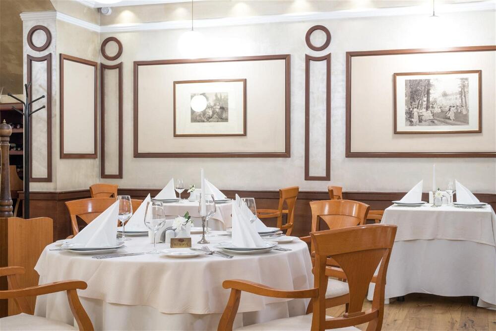 Foto de restauración de Hotel Downtown - TOP location in the heart of Sofia city