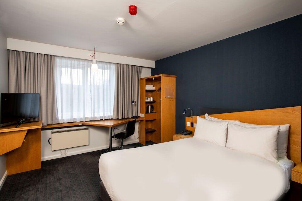Foto de una habitación de Holiday Inn Express - Glasgow - City Ctr Riverside, an IHG Hotel