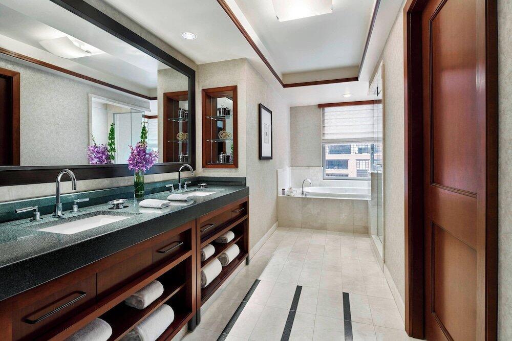 Foto del baño de Hotel The Ritz-Carlton Georgetown, Washington, D.C.