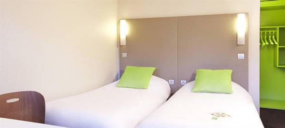 Foto di una camera da Hotel Campanile Bordeaux Sud Hopital Haut Leveque - Pessac