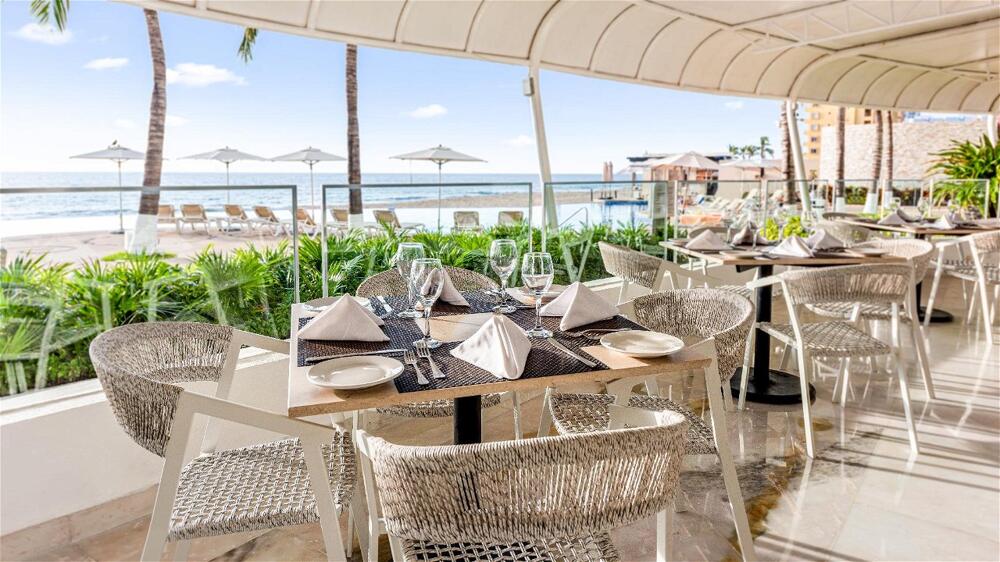 Foto de restauración de Hotel Park Royal Beach Mazatlán