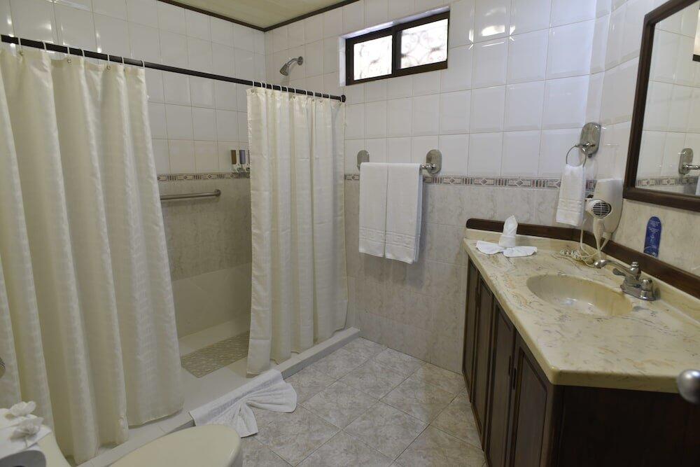 Foto del baño de Hotel Los Lagos Spa &amp;amp; Resort