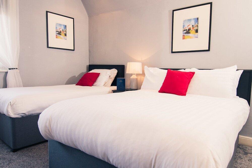 Foto de una habitación de Hotel The Royal Kings Arms
