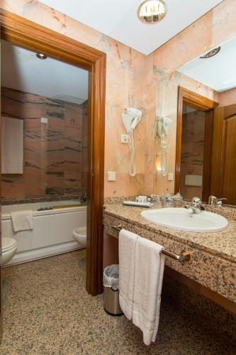 Foto del baño de Hotel San Antonio