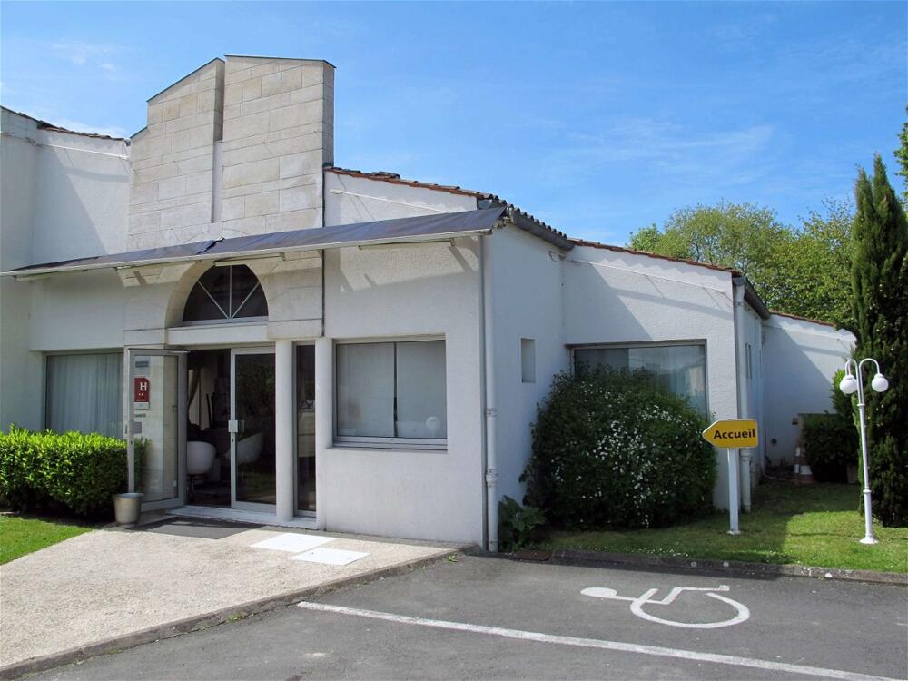 Foto del exterior de Kyriad Saintes