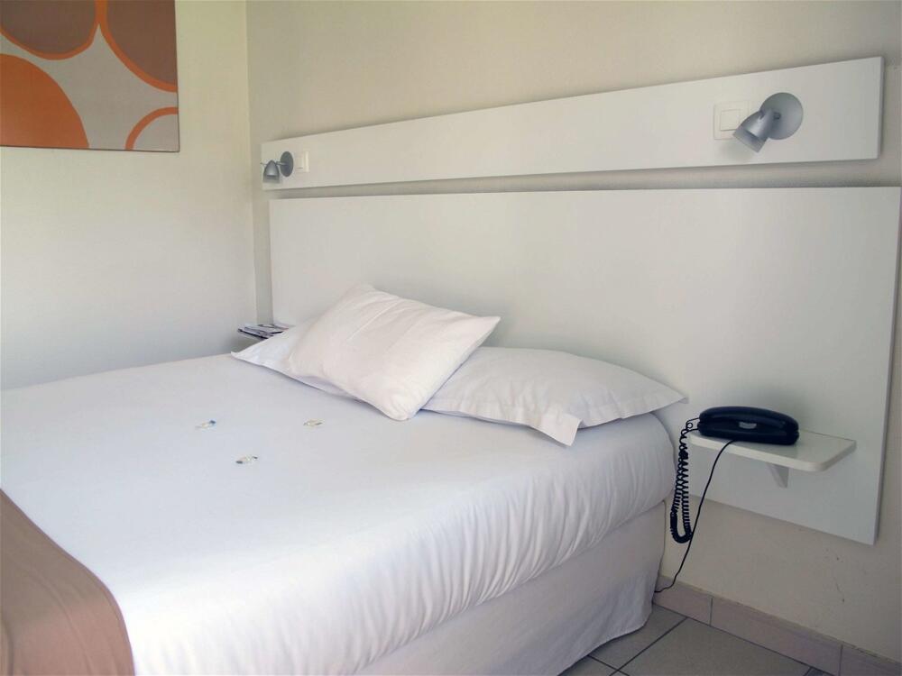 Foto de una habitación de Kyriad Saintes
