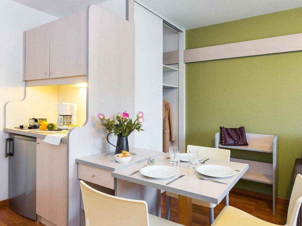 Foto de una habitación de Aparthotel Adagio Access Rennes Centre