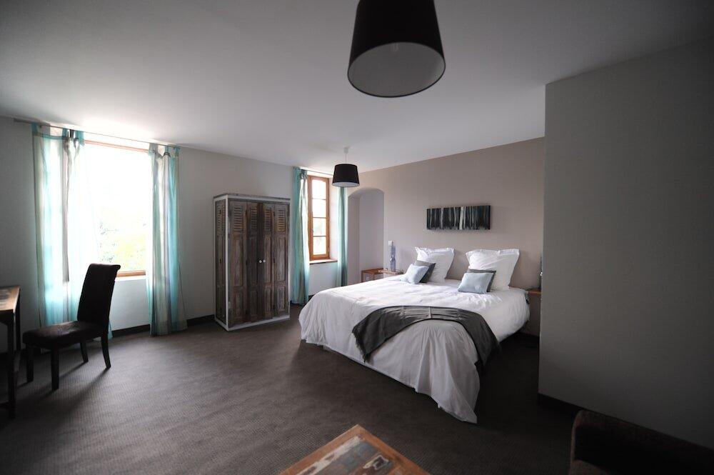 Foto de una habitación de Hôtel Château De Palaja