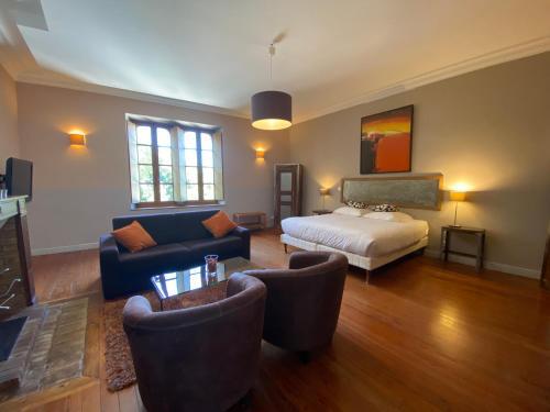 Foto de una habitación de Hôtel Château De Palaja