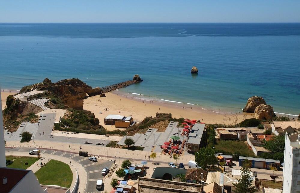 Foto del exterior de Apartamentos Jardins da Rocha
