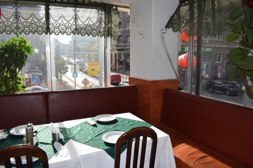Foto de restauración de Slavyanska Beseda Hotel
