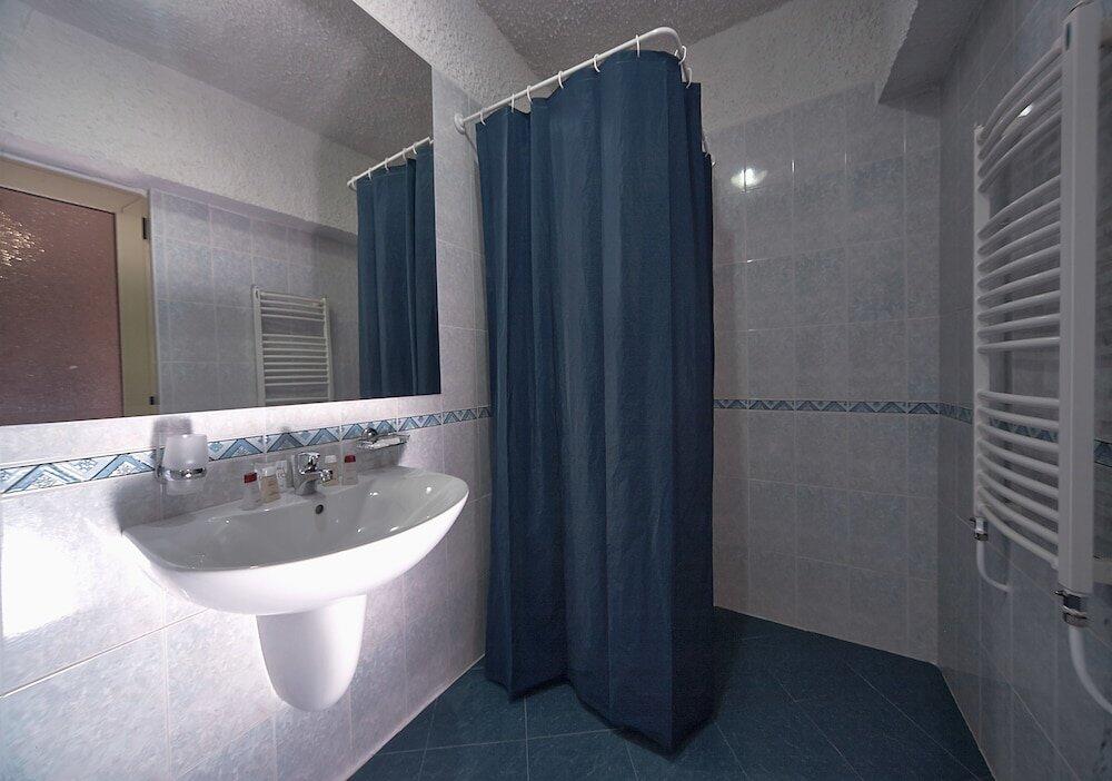 Foto del baño de Hotel Akord
