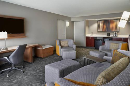 Foto de una habitación de Hotel Courtyard by Marriott Toronto Airport