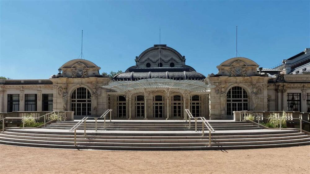 Foto del exterior de The Originals Boutique, Hôtel Les Nations, Vichy
