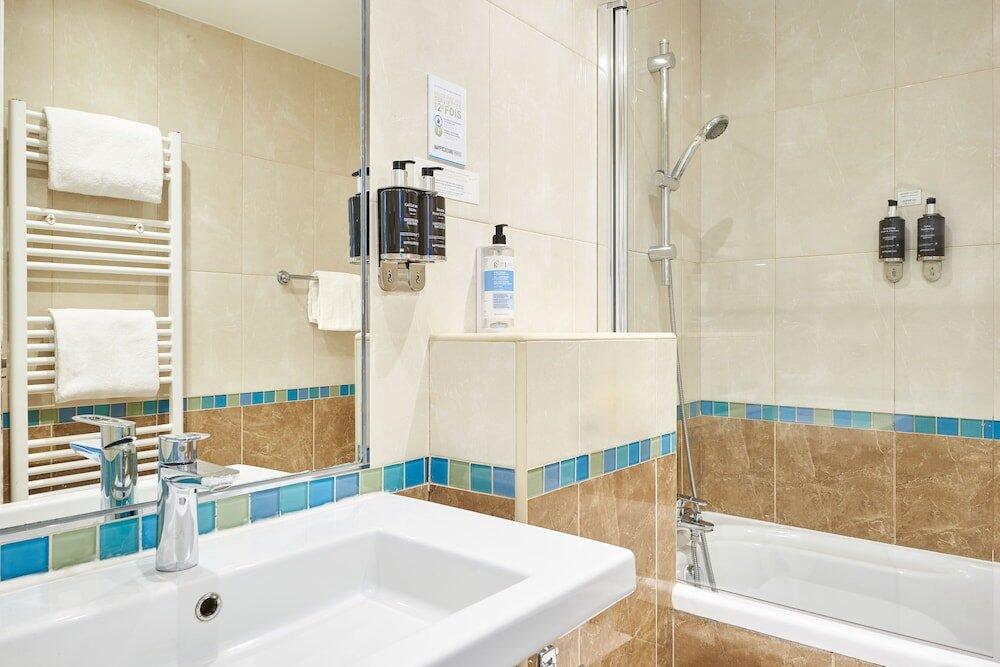 Foto del baño de Hotel Etoile Saint Ferdinand by Happyculture