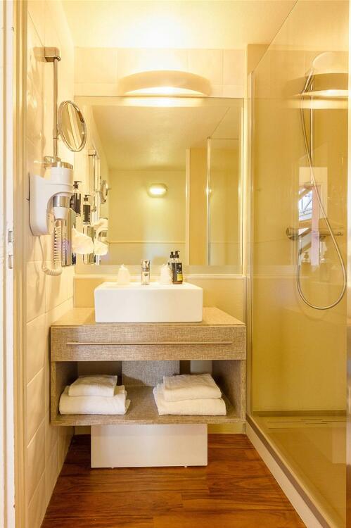 Foto del baño de Kyriad Prestige Beaune le Panorama