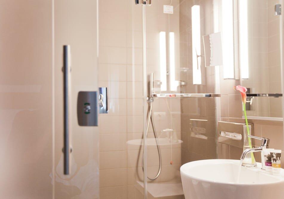 Foto del baño de Hotel Mercure Roma Centro Colosseo