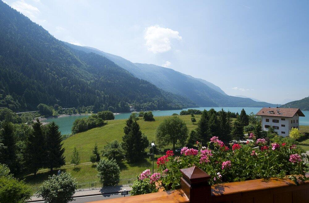 Foto de una habitación de Du Lac Vital Mountain Hotel