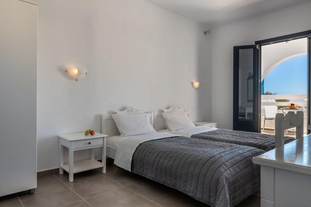 Foto de una habitación de Rivari Santorini Hotel