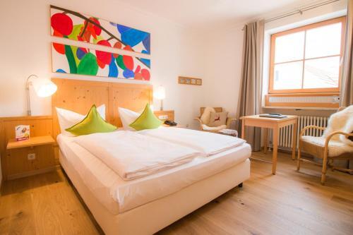 Foto de una habitación de Romantik Hotel Hirschen