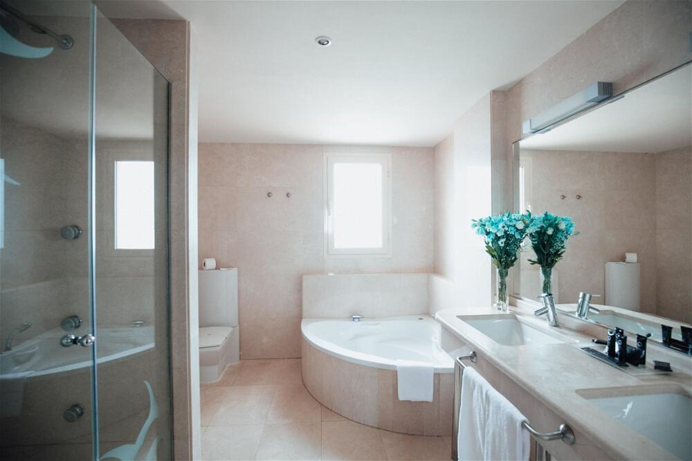 Foto del baño de Poseidon La Manga Hotel &amp;amp; Spa - Designed for Adults