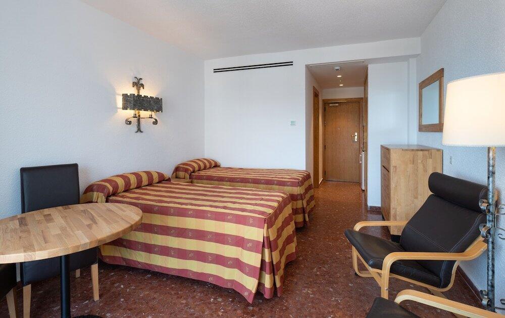 Foto de una habitación de Hotel Apartamentos Bajondillo