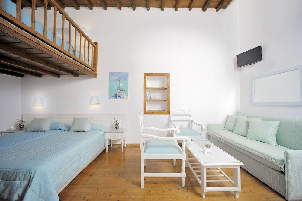 Foto de una habitación de Mykonos Beach Hotel