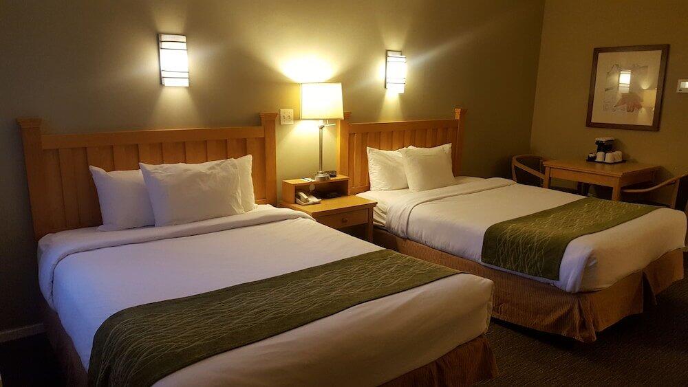 Foto de una habitación de Hotel Econo Lodge Inn &amp;amp; Suites