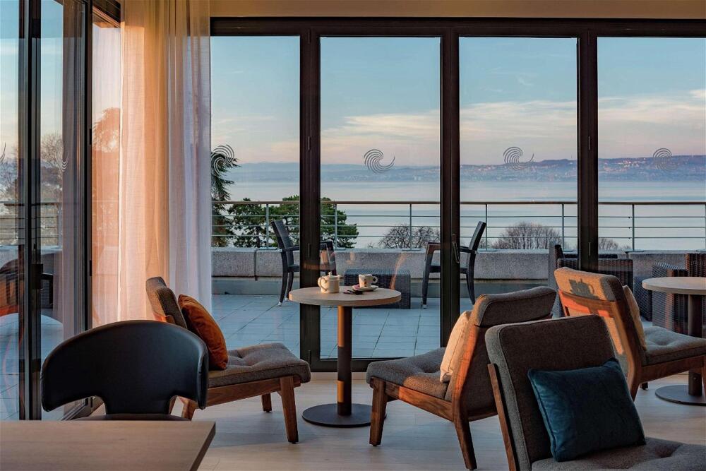 Foto de las zonas nobles de Hotel Hilton Evian Les Bains