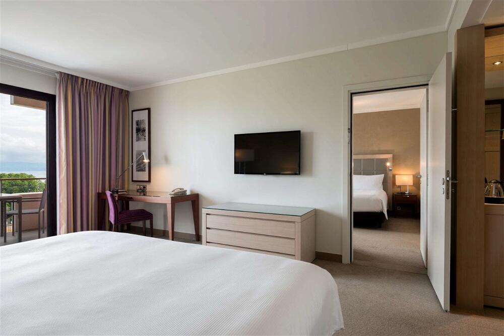 Foto de una habitación de Hotel Hilton Evian Les Bains
