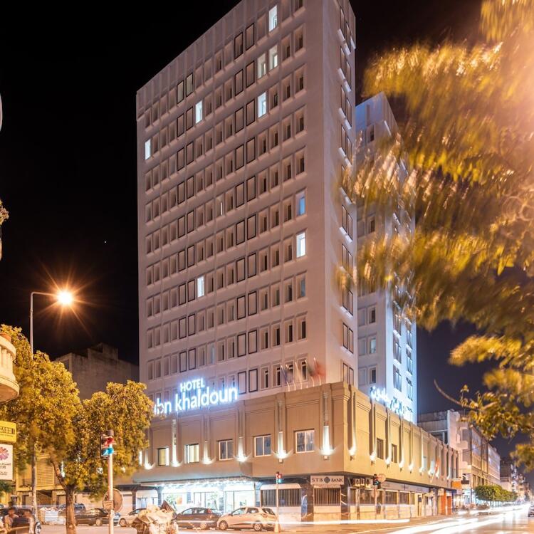 Foto del exterior de Hotel Yadis Ibn Khaldoun