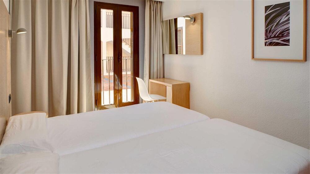 Foto de una habitación de Aparthotel Protur Floriana Resort 3* SUP