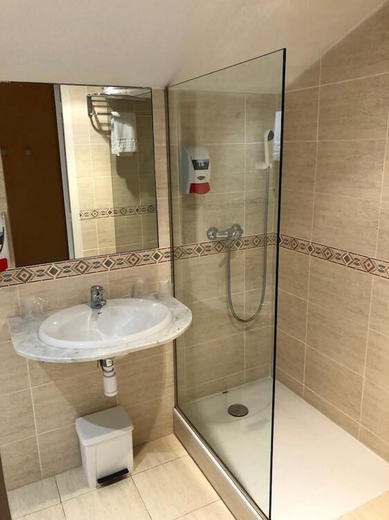 Foto del baño de Hotel Les Terres