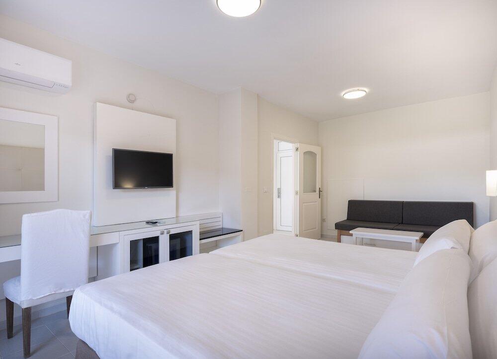 Foto de una habitación de Sol Sancti Petri Aparthotel