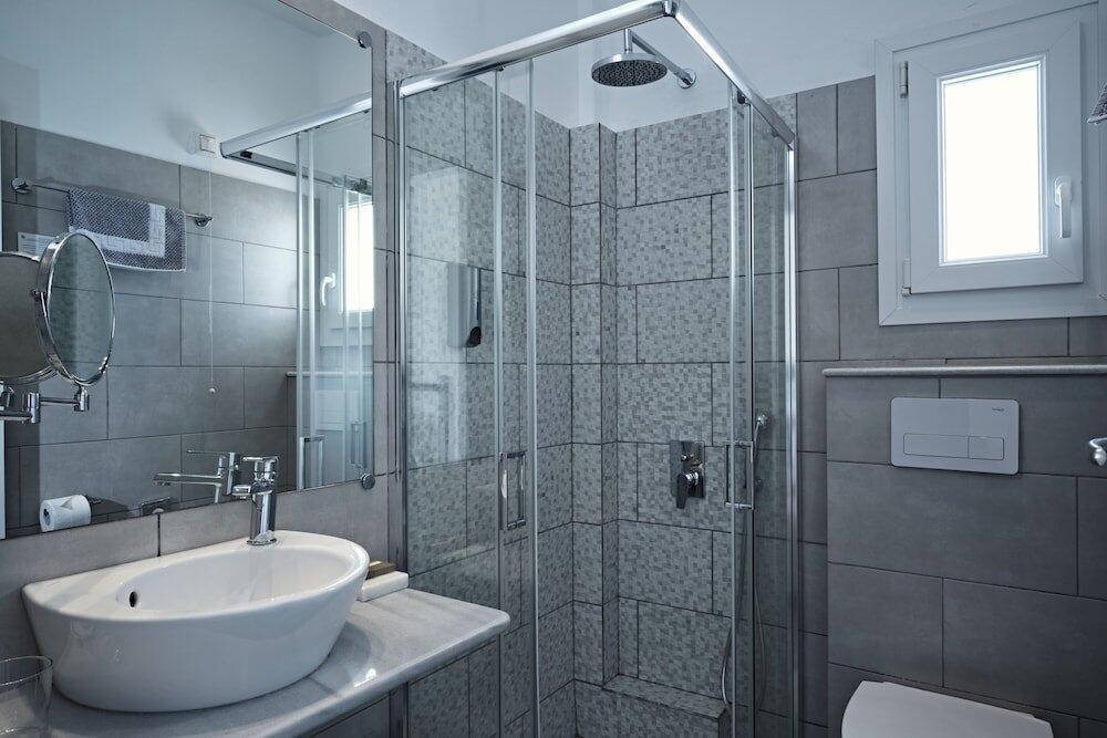Foto del baño de Hotel Paros Bay