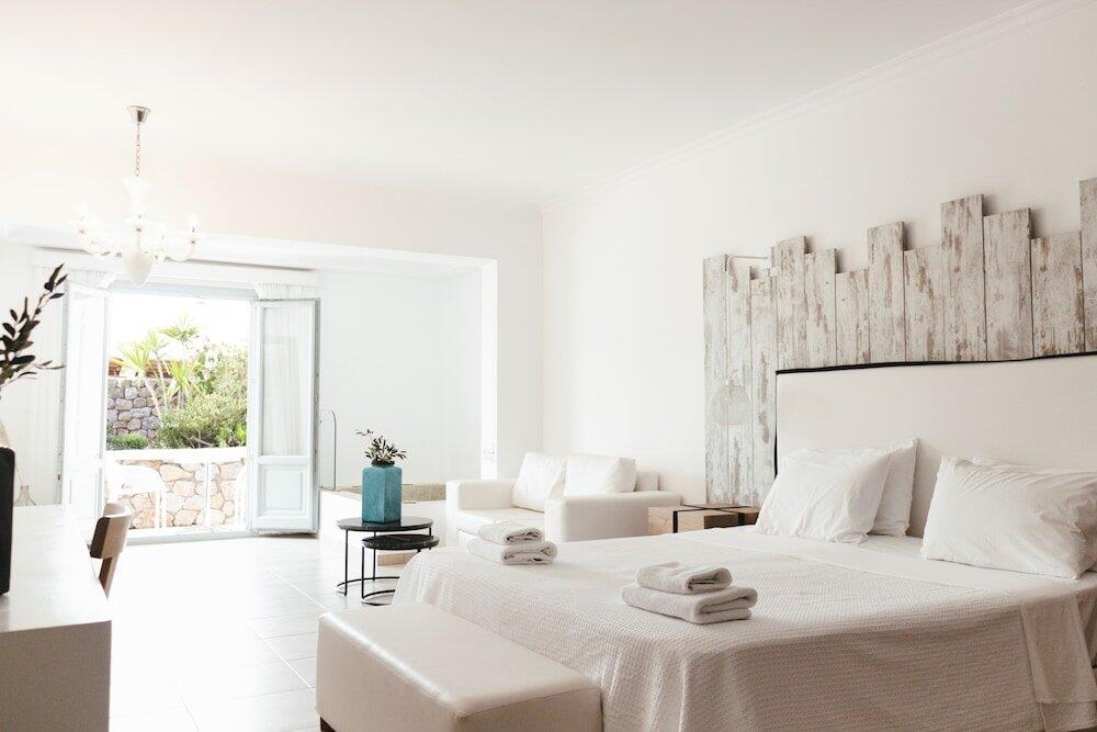 Foto de una habitación de Astro Palace Hotel &amp;amp; Suites