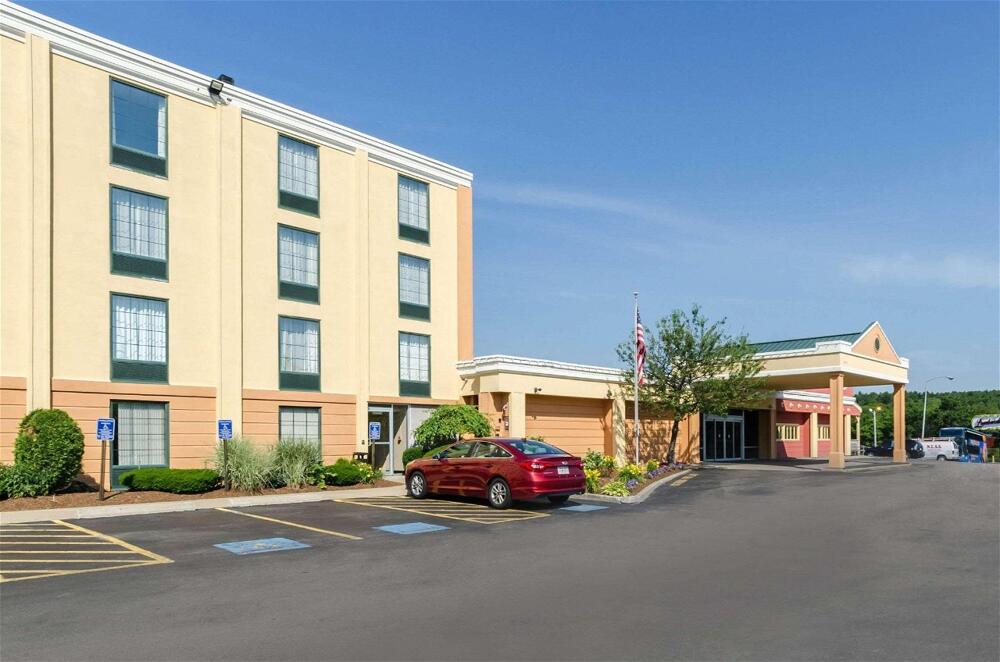 Foto del exterior de Hotel Comfort Inn Randolph - Boston