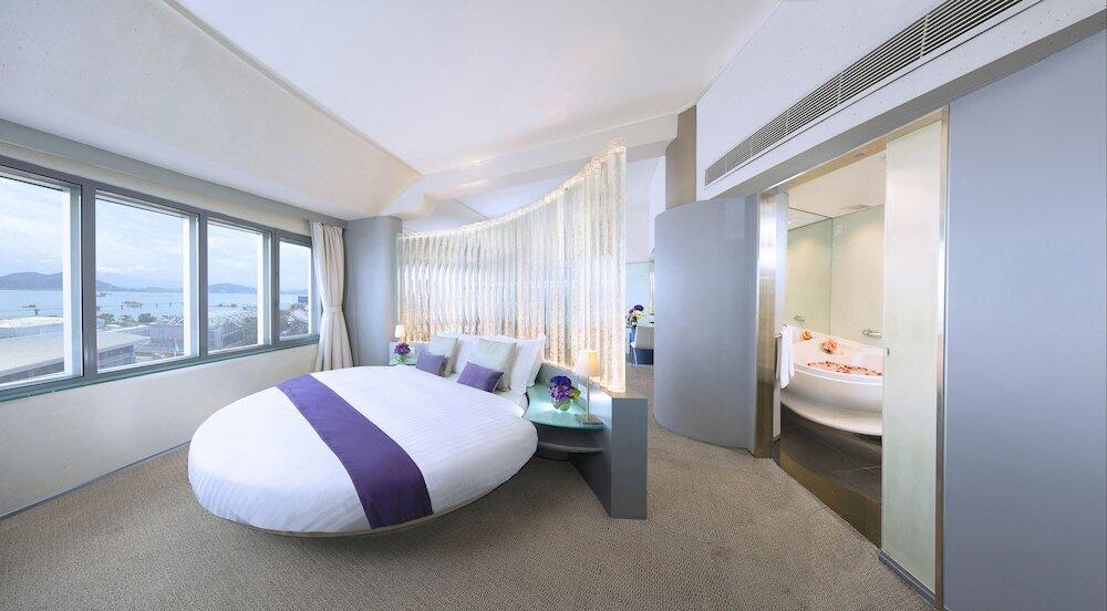 Foto de una habitación de Regal Airport Hotel