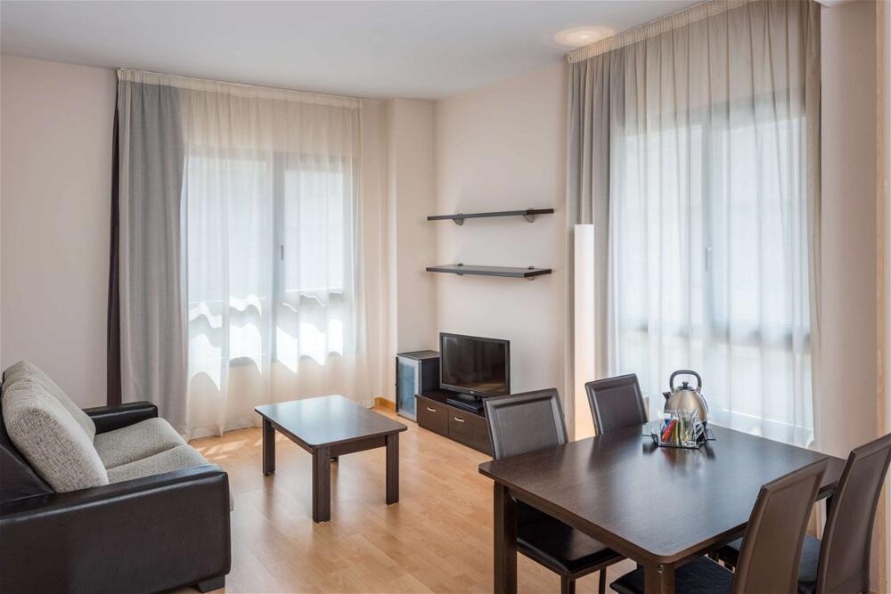 Foto de restauración de Hotel Madrid Airport Suites, Affiliated by Meliá