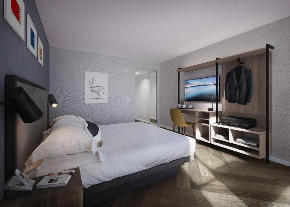 Foto de una habitación de voco Times Square South New York, an IHG Hotel